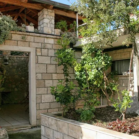 4445b Apartment *
